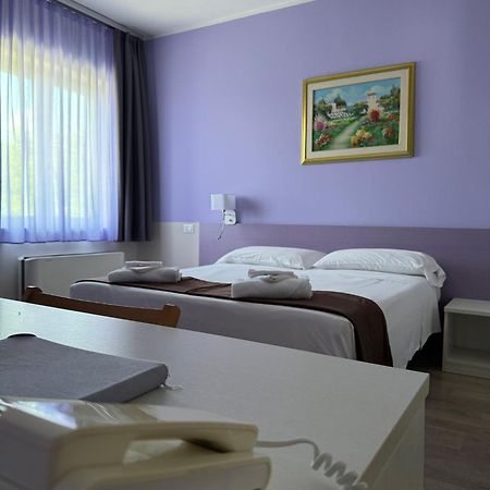 代森扎诺-德尔加达 特拉特里亚意大利旅馆酒店 外观 照片